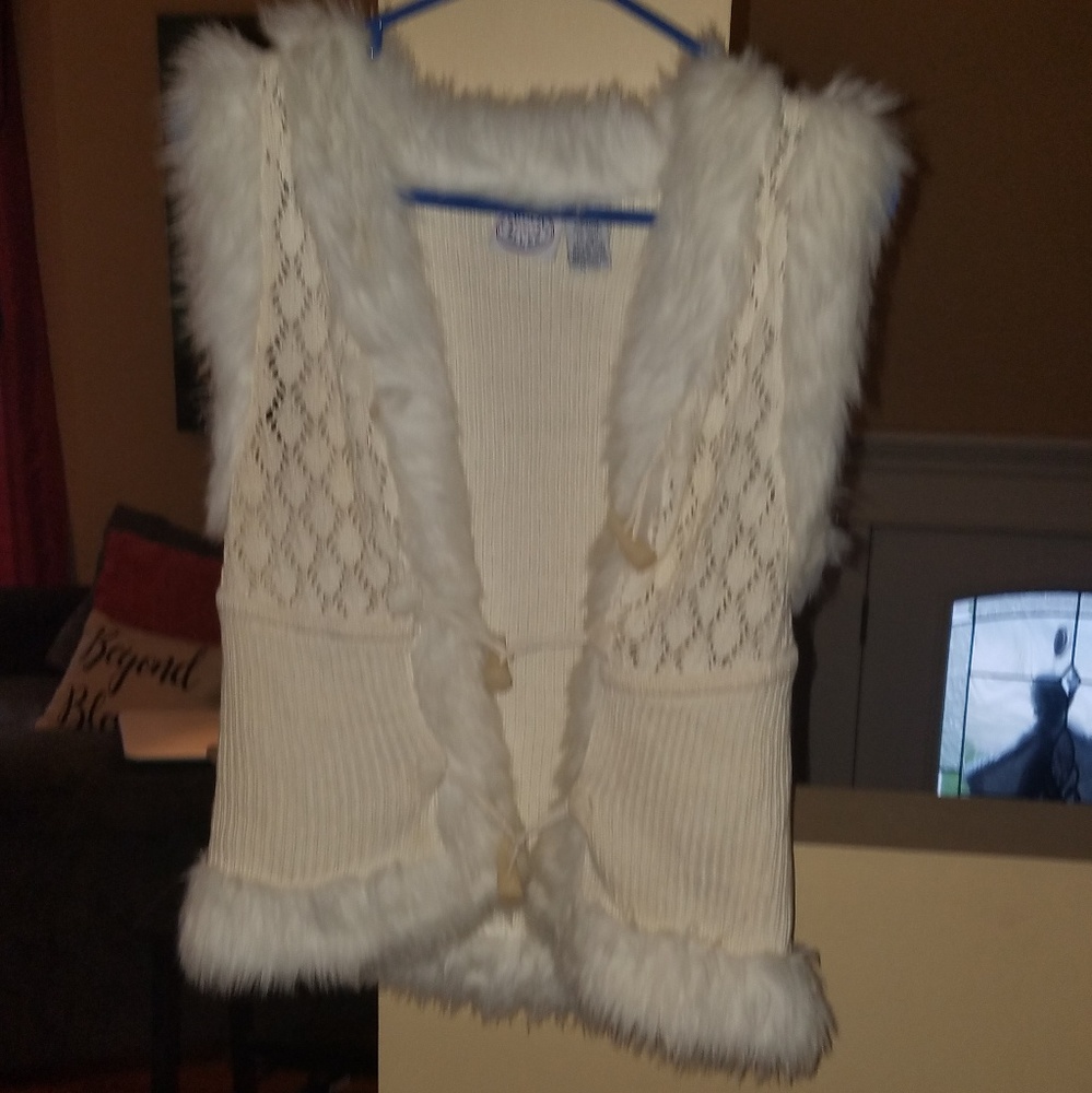 Fur collar sweater vest